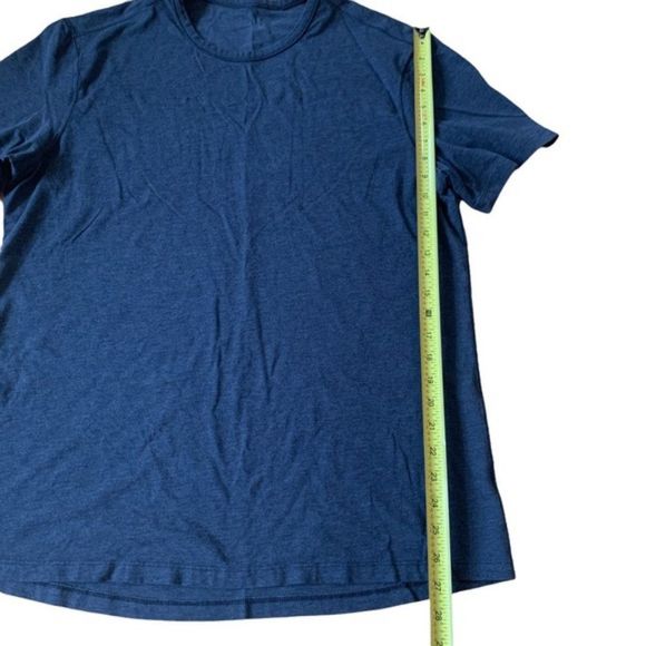 Lululemon Men's Basic T-shirt - Picture 7 of 7
